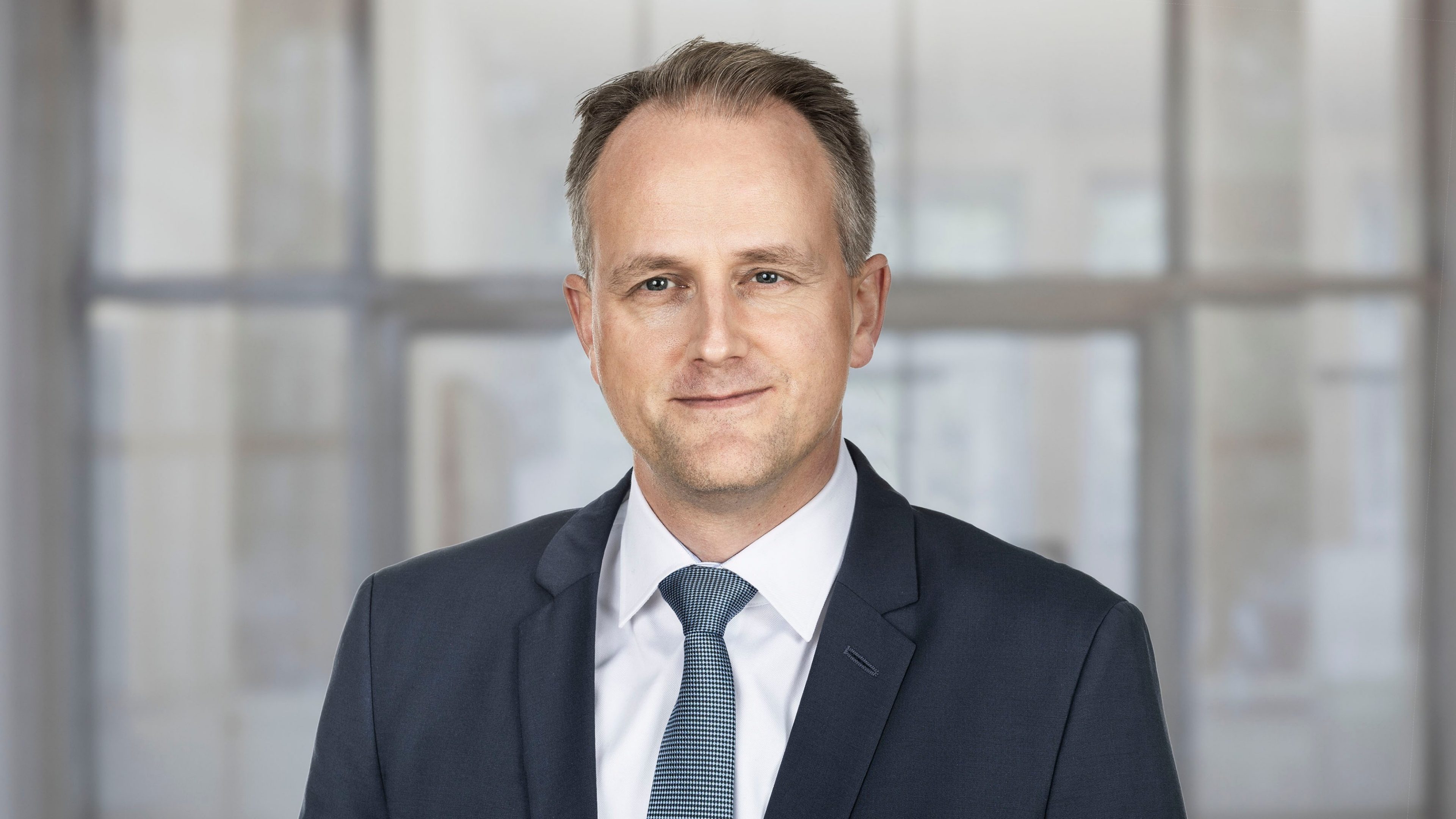 Joerg-Arnold-portrait-web